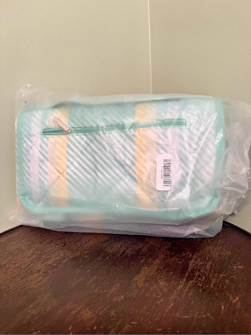 Clinique Picnic Blanket in Green & Yellow NWT - Picture 3 of 4